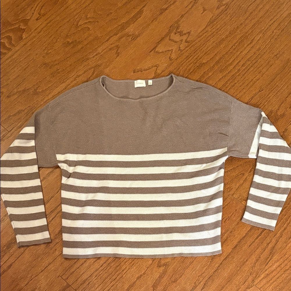 Cyrus extra large sweater, lightweight, tan and cream, size extra large